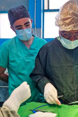 Experiencing the life of a doctor for a month in Africa